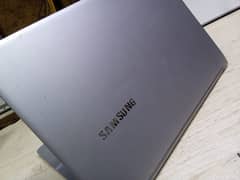 Samsung i5 : 6th Gen 8GB Ram 256 SSD with Charger