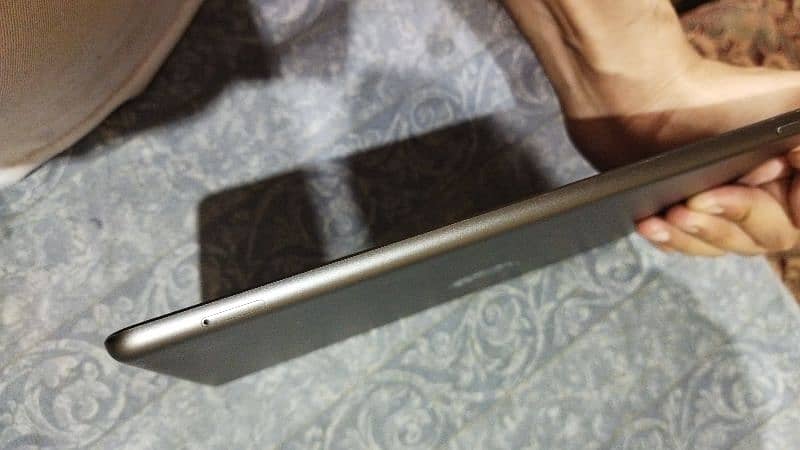 Apple ipad 9th generation 256 gb 7