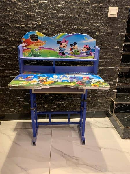 kids study table for sale 3