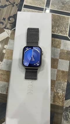 Apple Watch Series 8 with box 10/10 screen