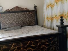 King size bed with mattress 0