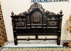 bed and dressing table
