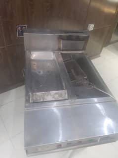Fryer with hotplate