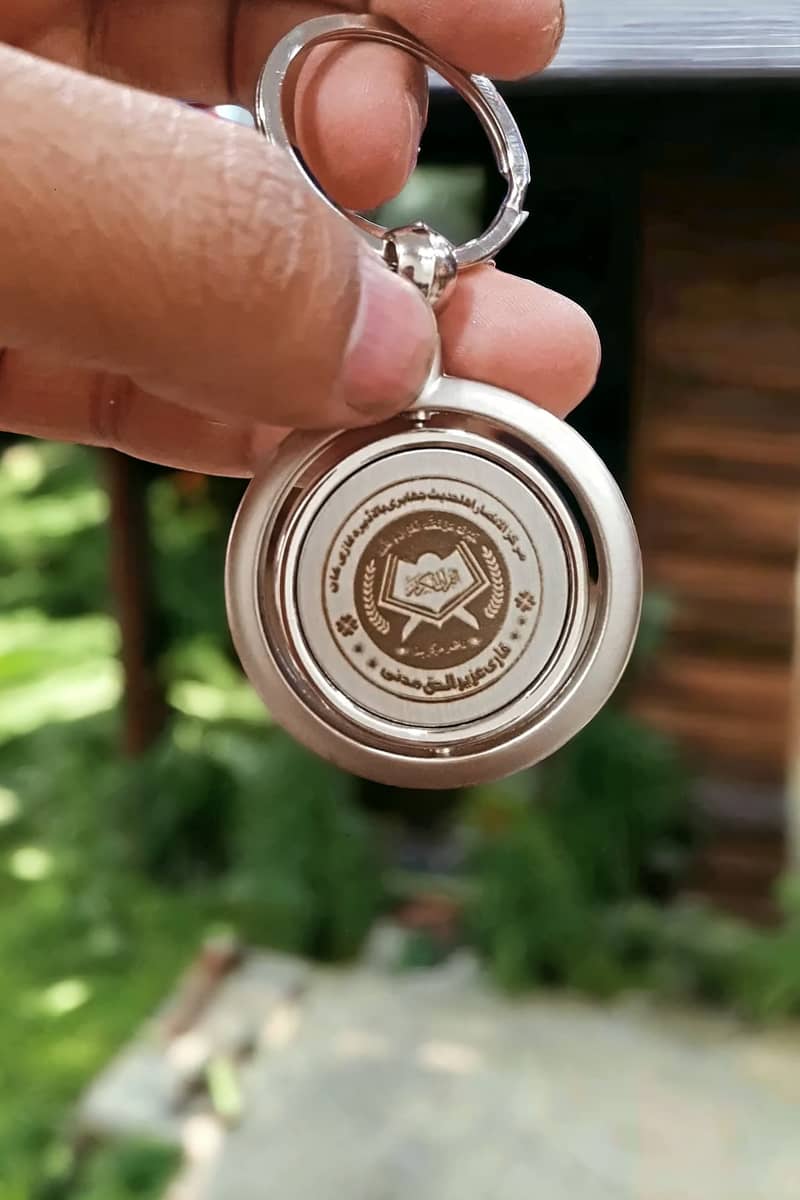 Elegant round keychain with custom name and logo printing 2