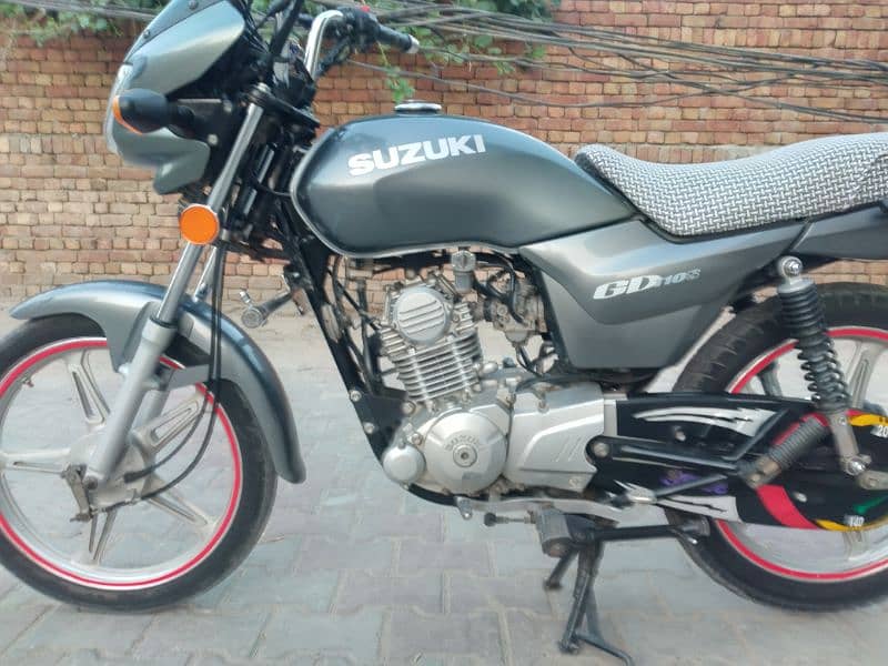 Suzuki GD 110s 2