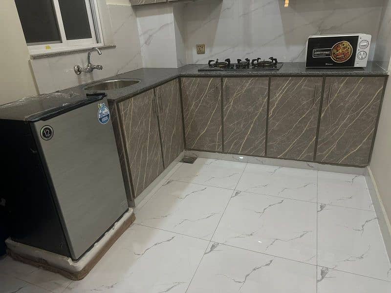 room aparment flat available on rent bahria lahore 8