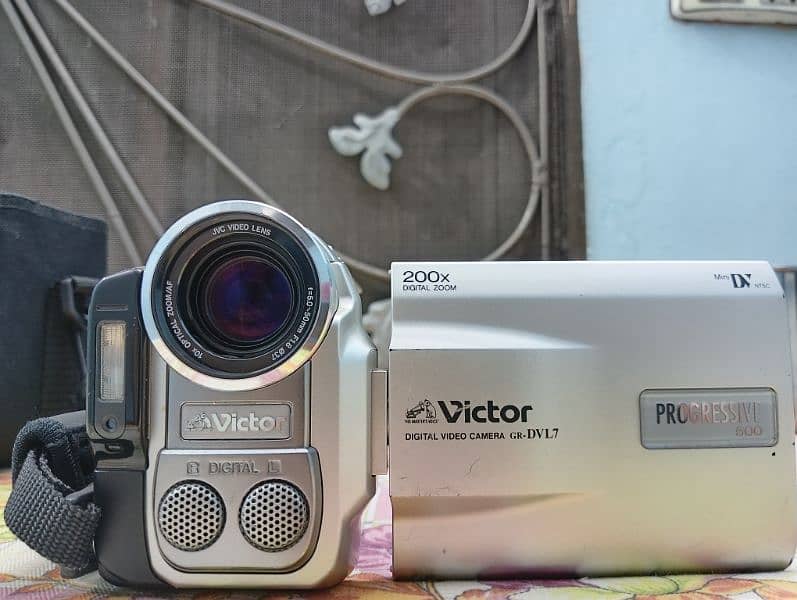 Victor Digital camera 0