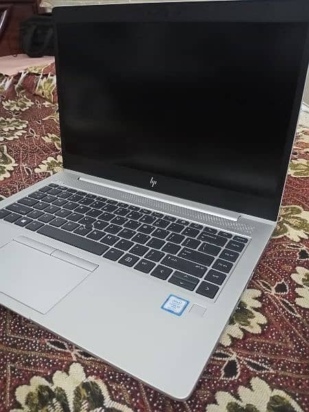 Hp elitebook 840 G6
i5 8th gen 8365u 
16gb 6