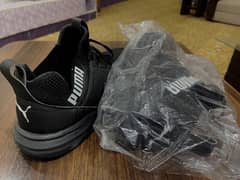 puma original shoes with black sole
