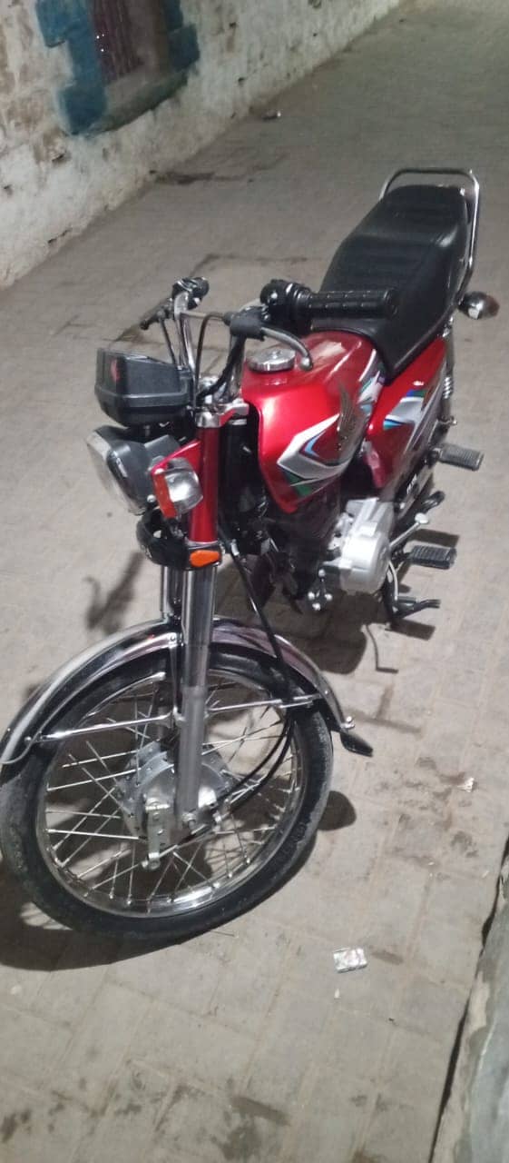 HONDA CG125 2023 MODEL MOTORCYCLE FOR URGENT SALE KARACHI NUMBER 0