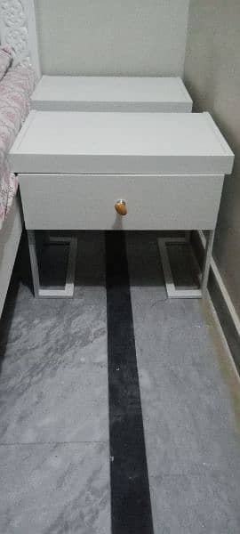 Bed and dressing table vanity for sale 5