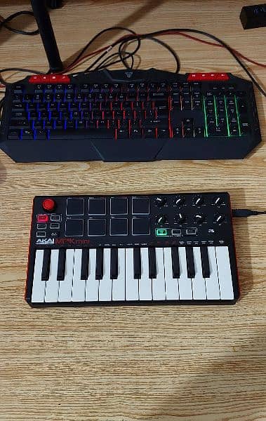 Akai MPK Mini MKII 25-Key MIDI Keyboard 2
