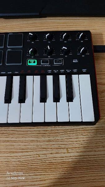 Akai MPK Mini MKII 25-Key MIDI Keyboard 4