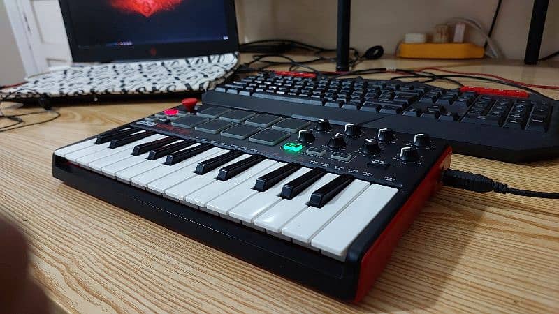 Akai MPK Mini MKII 25-Key MIDI Keyboard 6