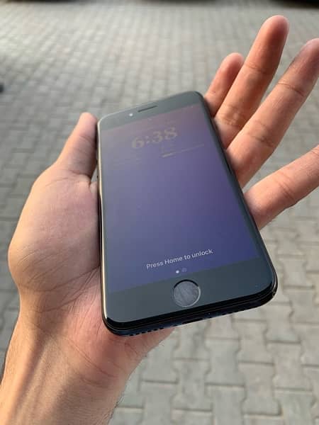 Iphone SE 2020  (128GB) Factory unlock 2