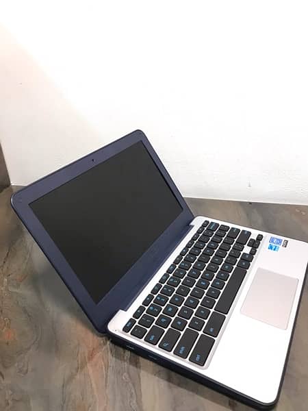 Asus Chromebook 11 g5 1