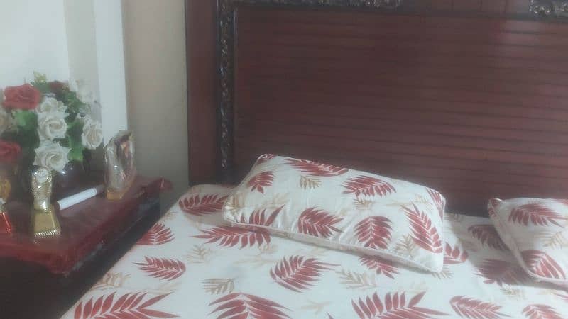 barnd new bed set with mattress  . . . few days used almost new 2