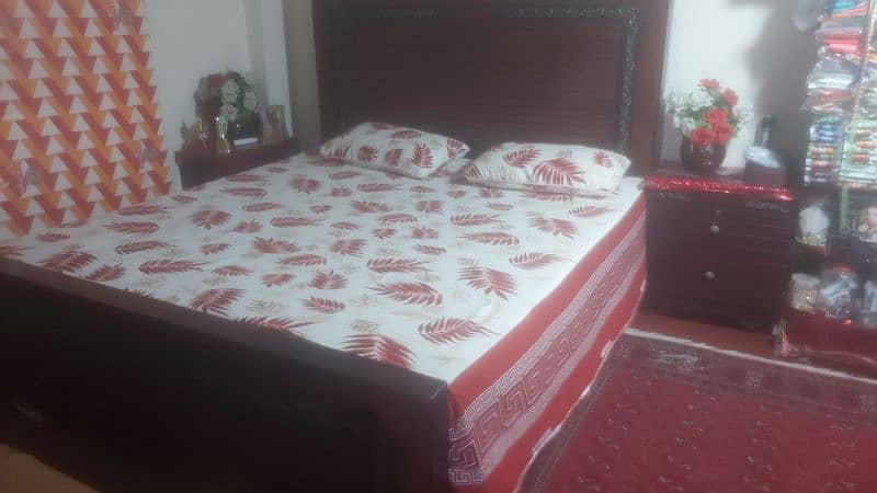 barnd new bed set with mattress  . . . few days used almost new 3