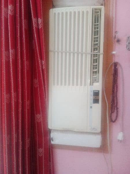 window AC in good condition 2