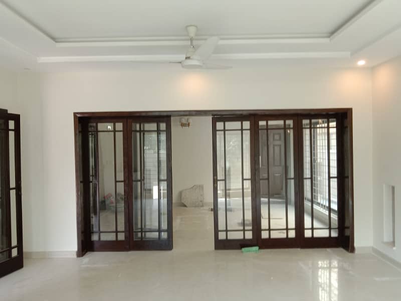 1Kanal Super Marvel's Bungalow For Sale in DHA Phase 3 5