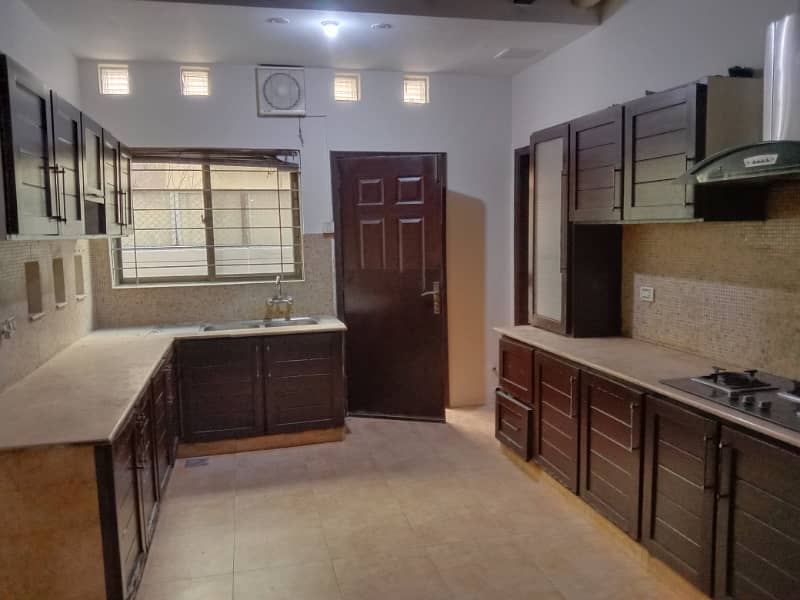 1Kanal Super Marvel's Bungalow For Sale in DHA Phase 3 8