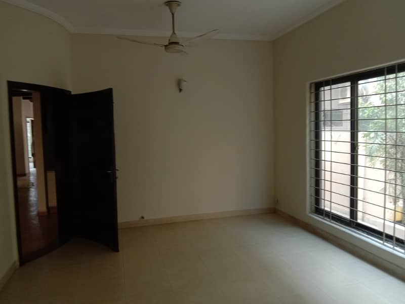 1Kanal Super Marvel's Bungalow For Sale in DHA Phase 3 12
