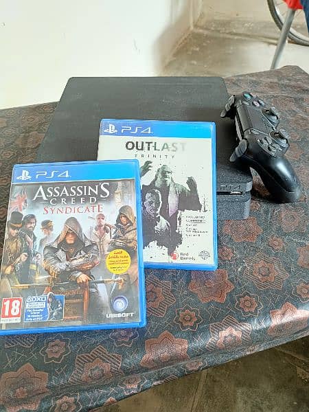Play station 4 urgent sale with 2 games 3