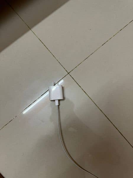 apple iphone original charger 20 watt for sale. . 3