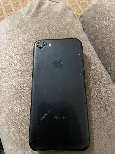 iphone 7 for sale. pta approved 3
