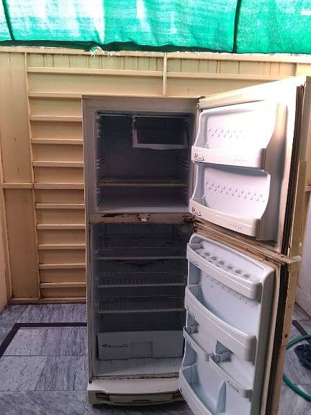 PEL refrigerator in good working condition 3