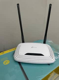 TP-LINK TL-WR841N Router | Just like new |
