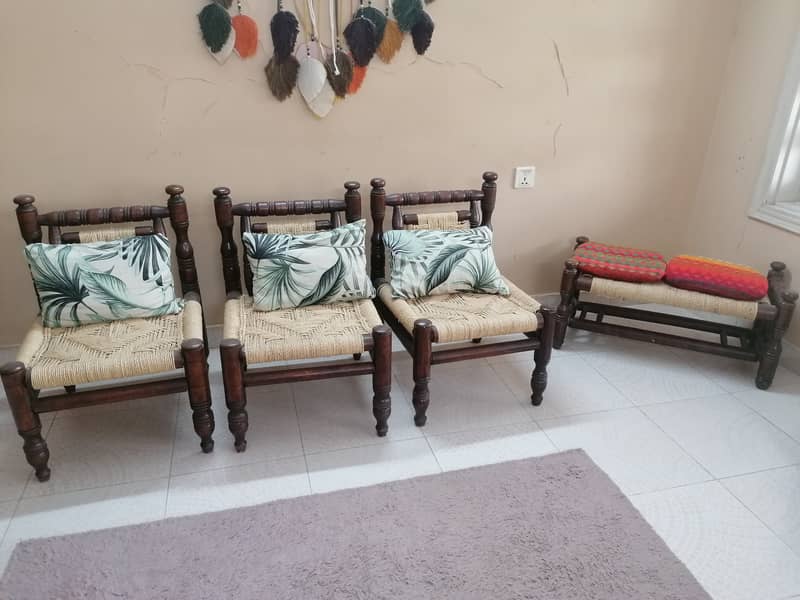 Traditional sofaset 12 seats in perfect new condition 2