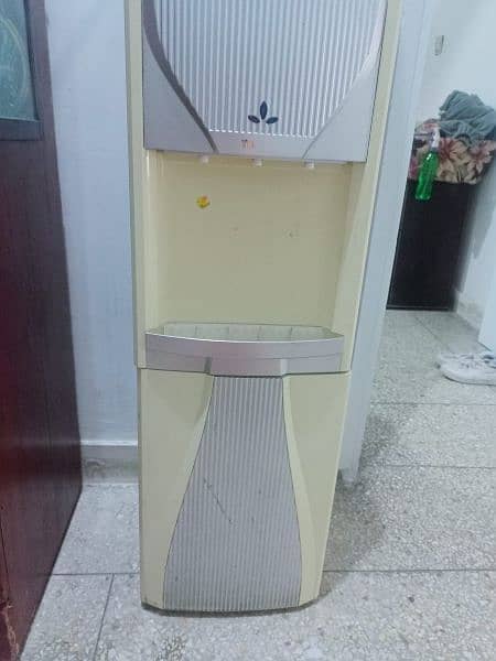 water dispenser for sale tusheba good condition 1