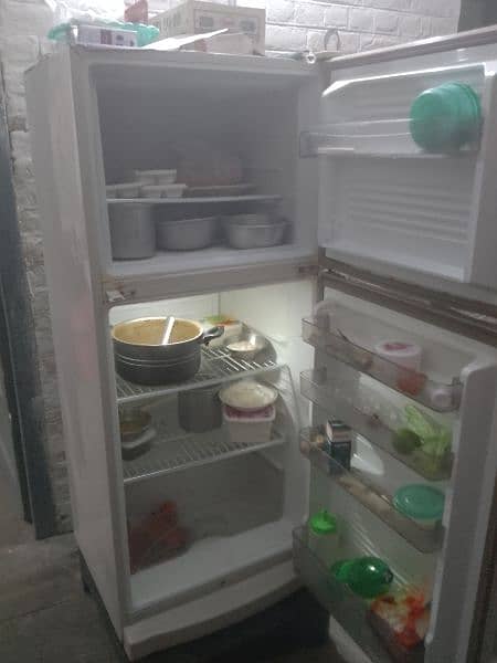 Dawlance Refrigerator is good Condition 4
