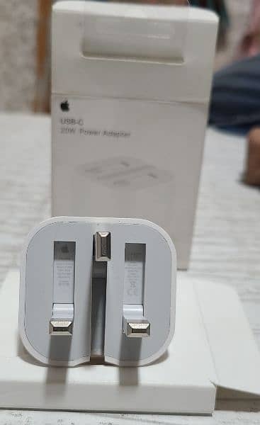 14 pro max charger 0