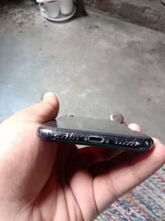 iphone xr 128gb 83 battery health only back break  factory unlock 0