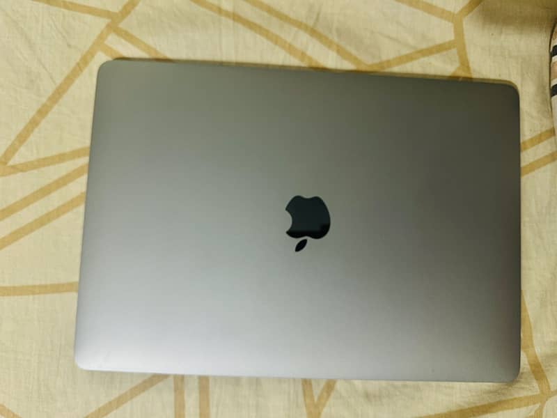 Macbook Pro 2019 | 13 Inches | Corei7 | 16 GB | 256 GB Stoage 1