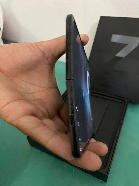 Samsung Galaxy Fold 3 5g 1