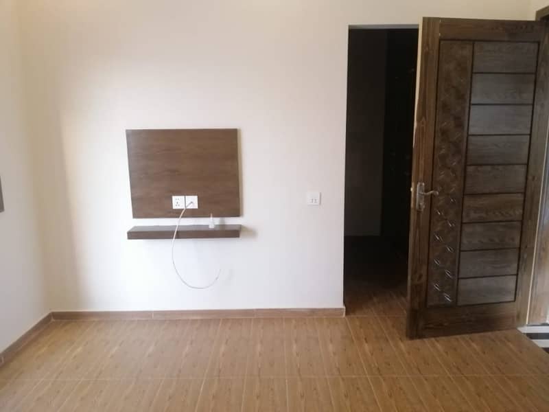 5 MARLA BRAND NEW HOUSE AVAILABLE FOR RENT IN DHA RAHBAR 2 8