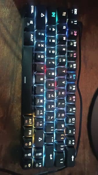 DK63 keyboard, lush condition 10/10 / 15+ lightning modes 4