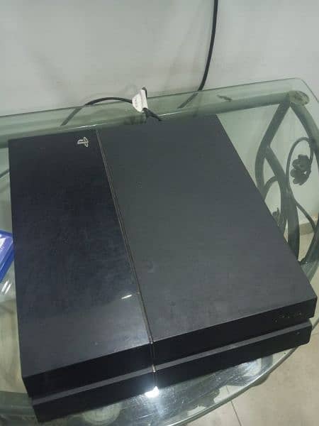 ps4 fat for sale with one controller and game 2