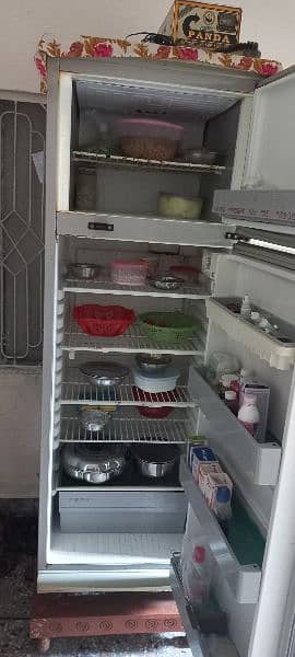 used refrigerator in very good condition working perfectly 2