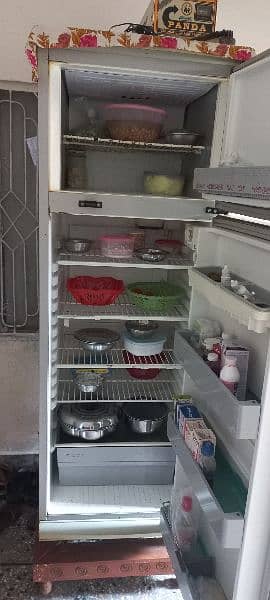 used refrigerator in very good condition working perfectly 5