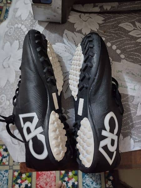 7no football gripper shoes 3