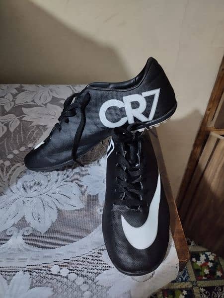 7no football gripper shoes 4