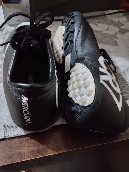 7no football gripper shoes 6