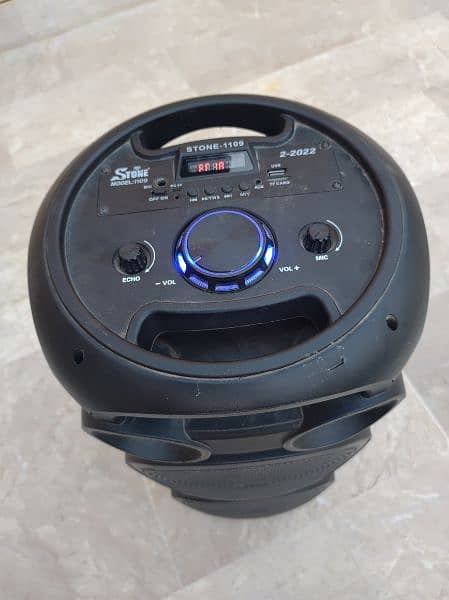 Stone Speaker 8x2 with Bluetooth and Remote 2