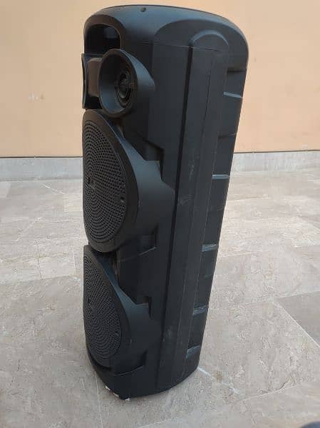 Stone Speaker 8x2 with Bluetooth and Remote 4