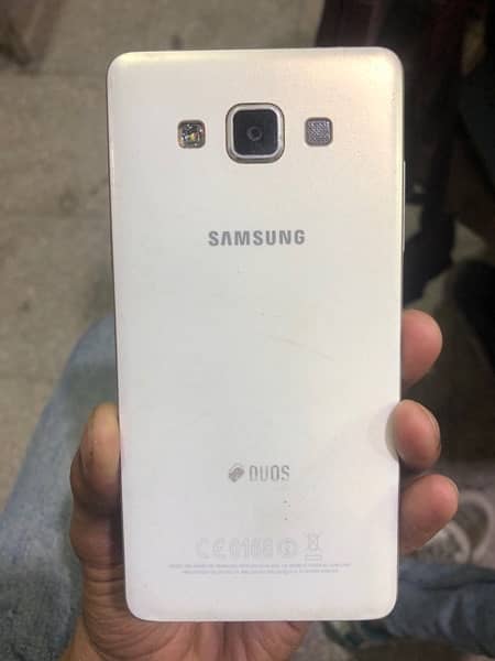 samsung A5 2015 white color 2 ram 16 memory 1