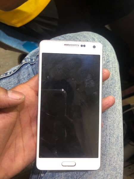 samsung A5 2015 white color 2 ram 16 memory 2